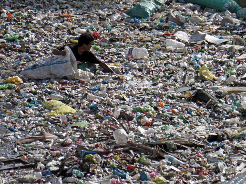 México impulsa un tratado global vinculante contra la contaminación plástica